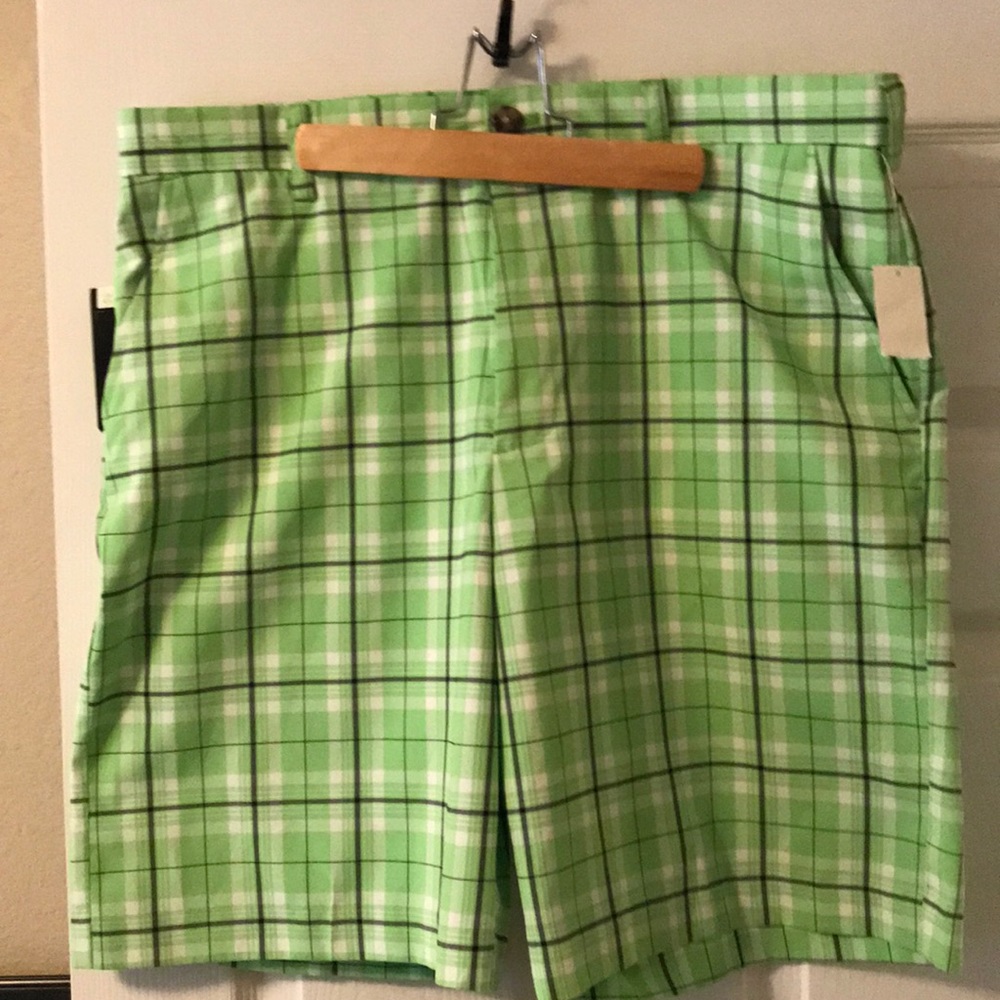 NWT IZOD Golf Shorts